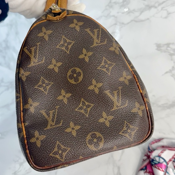 Louis Vuitton Speedy 25 Monogram Handbag - Picture 11 of 16
